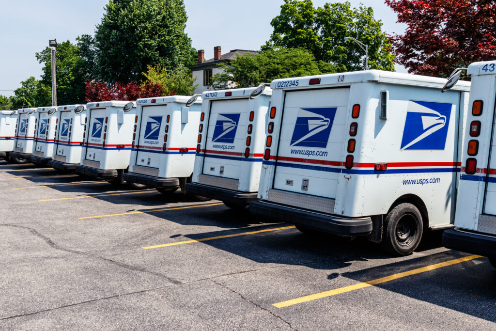 usps_trucks_large_size